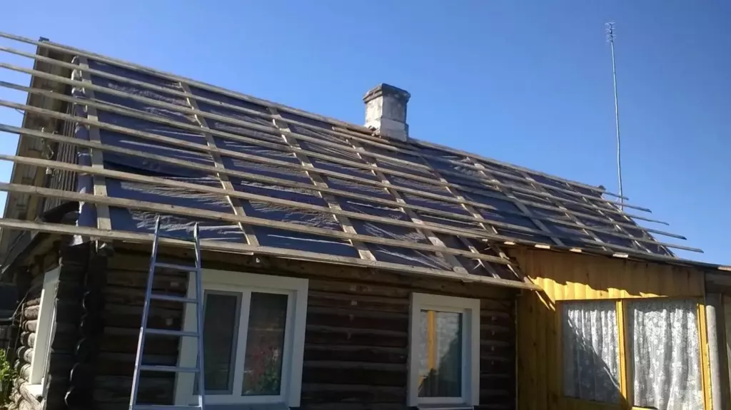 Замена кровли и крыши старого дома